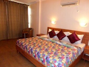 Standaard kamer | Luxe beddengoed, een bureau, een laptopwerkplek