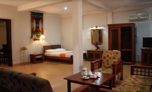 Basic Double Room, 1 Bedroom, Non Smoking, Garden View | Minibar, in-room safe, desk, blackout curtains
