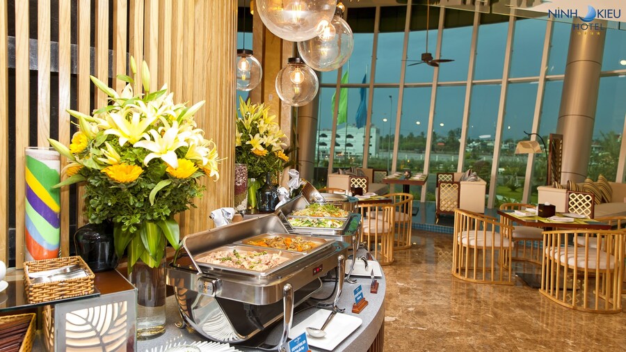 Ninh Kieu Riverside Hotel