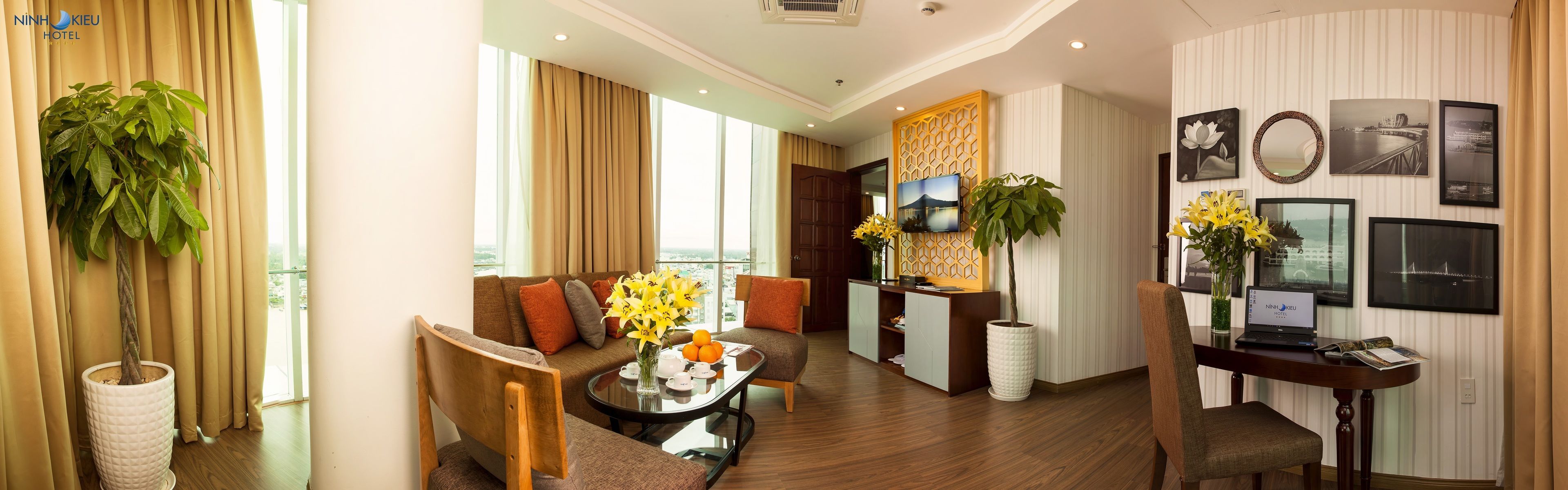 premium suite, double bed | living area | 40-inch flat-screen tv with satellite channels, tv