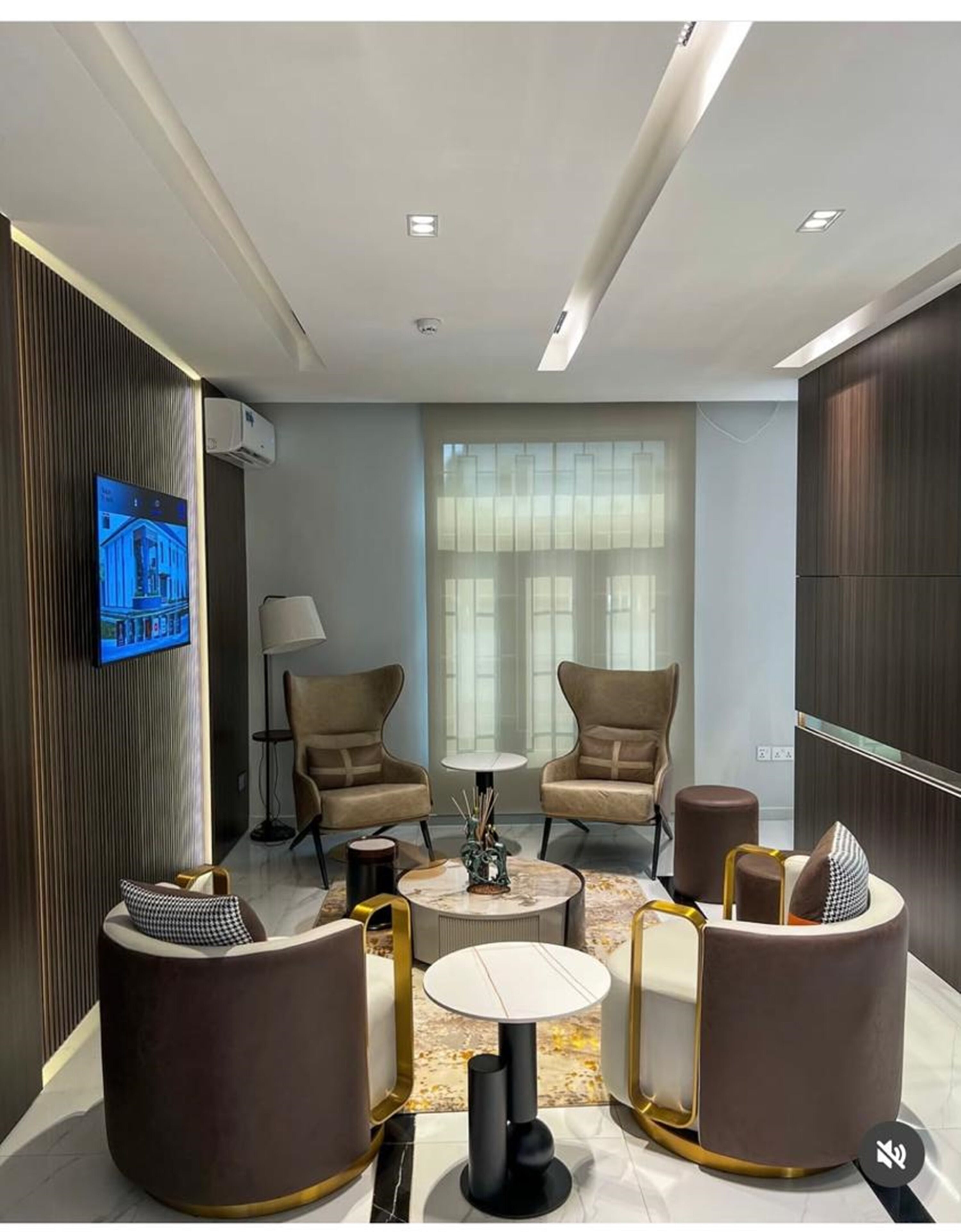 Royal Suite | Living area | TV