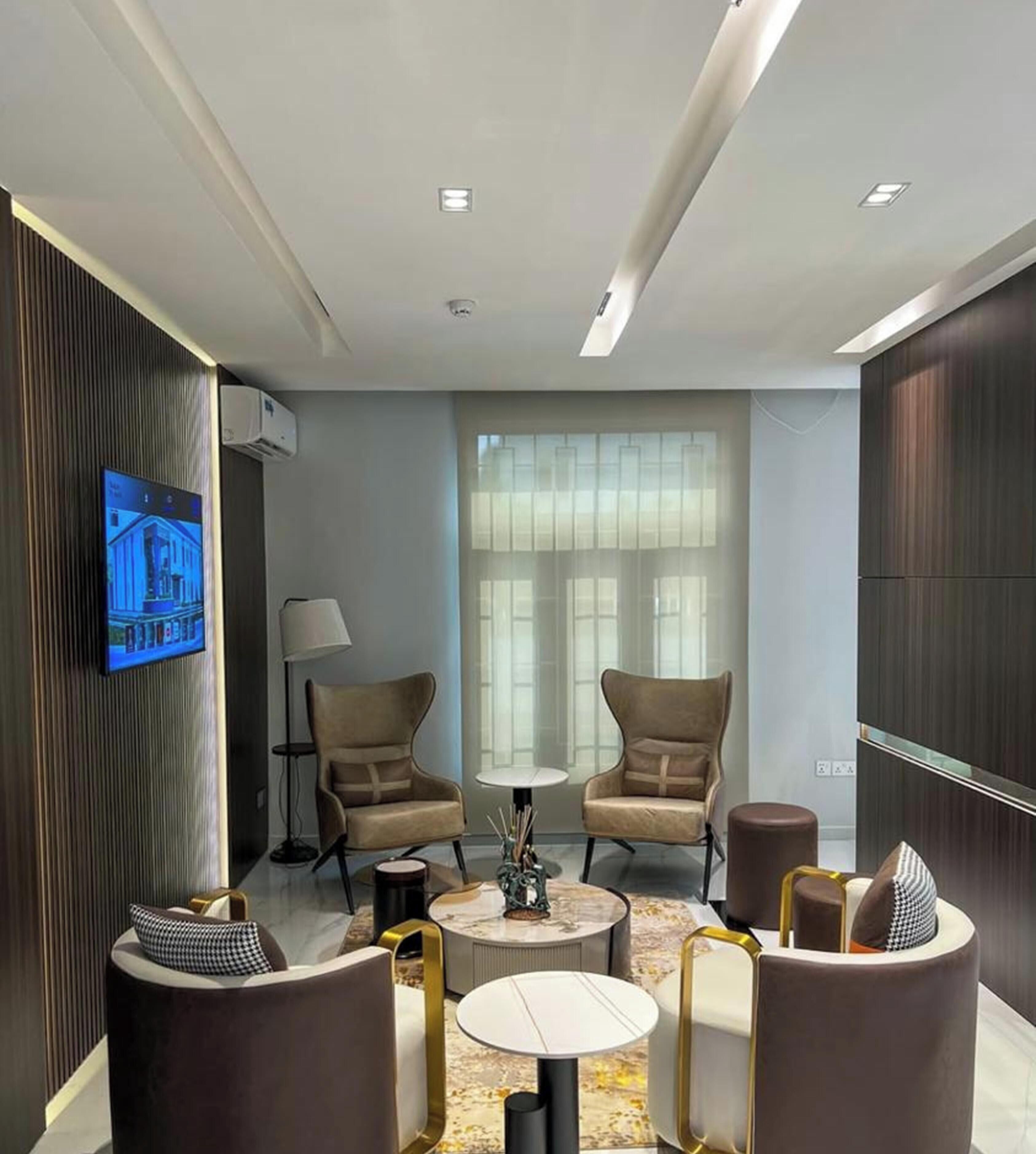 Suite Royal | Zona de estar | Una televisión