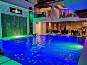 Pool - Paris Suites (Lagos)