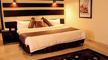 Premium bedding, in-room safe, desk, laptop workspace