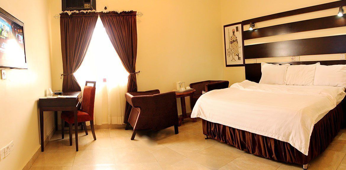 Premium bedding, in-room safe, desk, laptop workspace