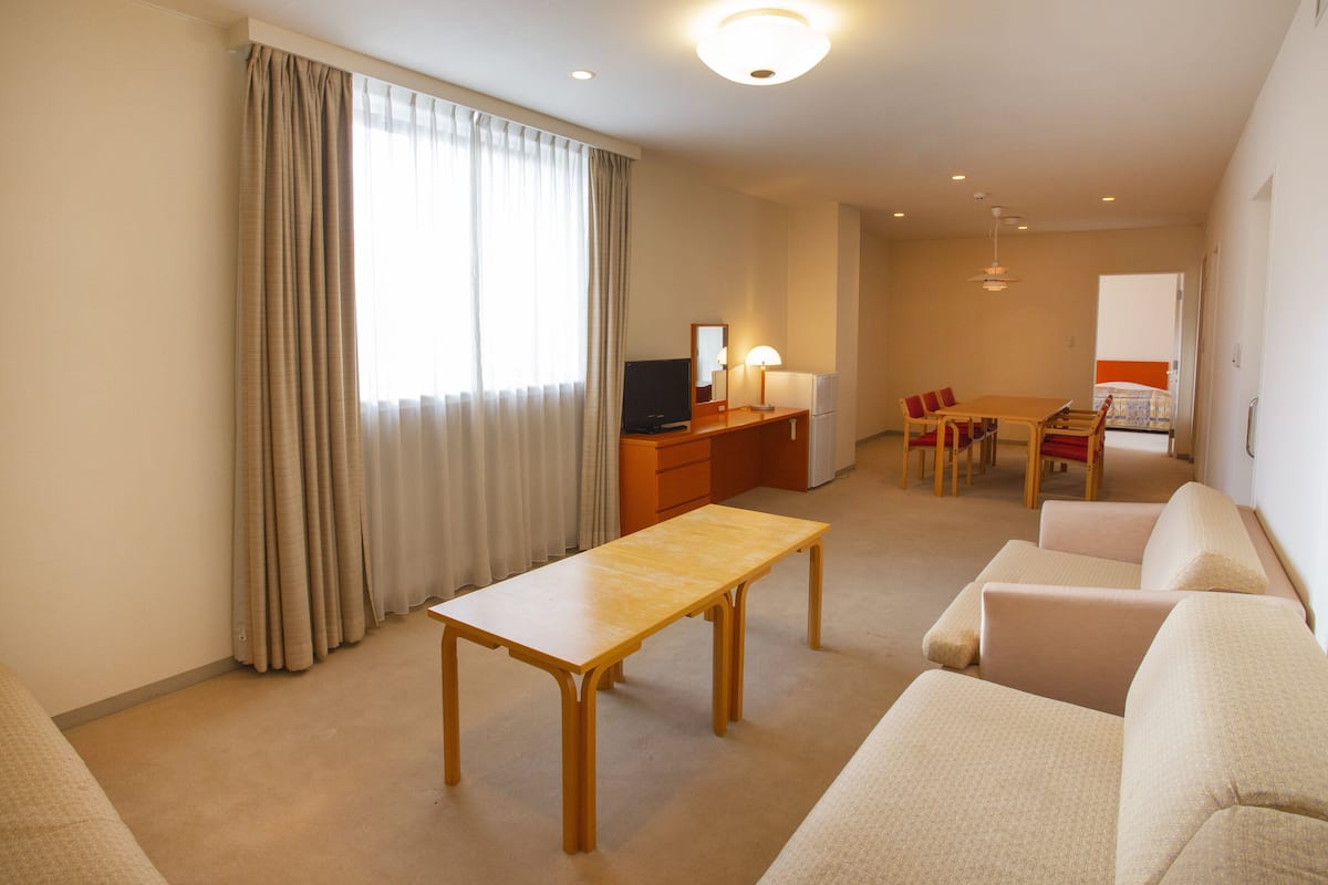 Premium Room, 2 Single Beds (High Floor) | Desk, laptop workspace, blackout curtains, free WiFi