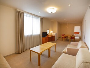 Premium Room, 2 Twin Beds (High Floor) | Desk, laptop workspace, blackout drapes, free WiFi - Holiday Inn Resort Appi Kogen by IHG (Hachimantai)