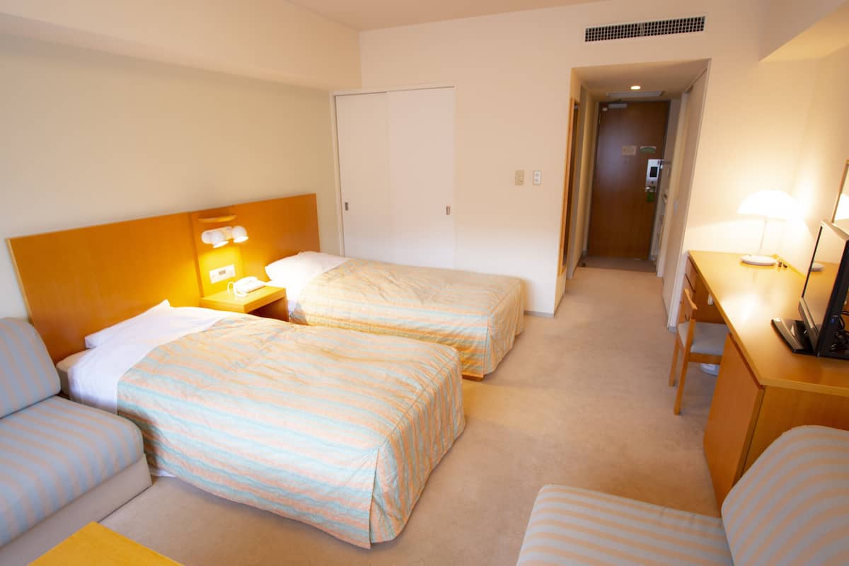 Standard Room, Multiple Beds | Room amenity