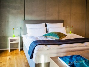 小型套房 | 客房内保险箱、办公桌、熨斗/熨板、免费 WiFi