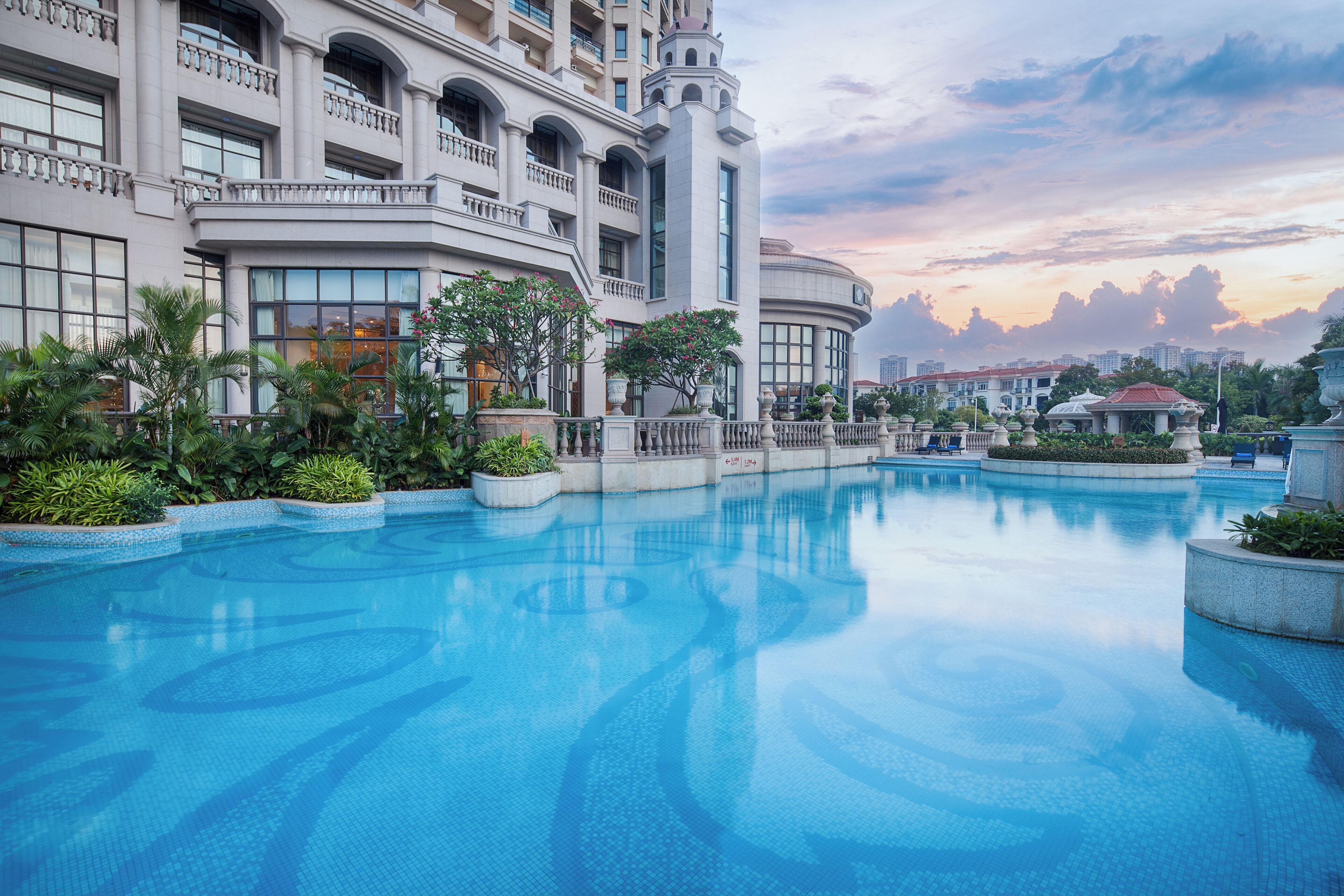 Kolam renang outdoor