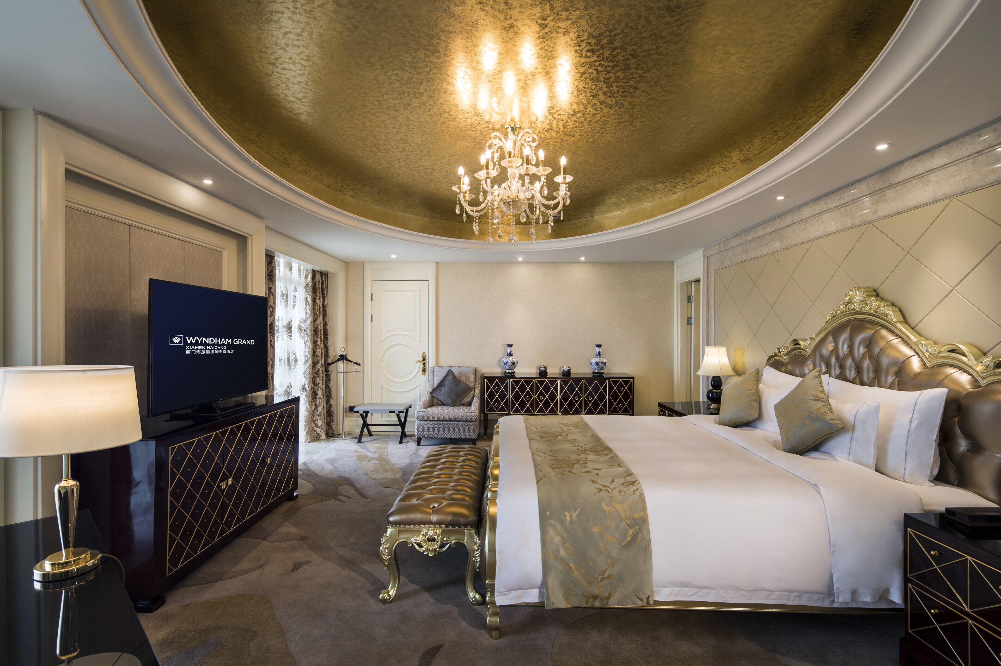 プレジデンシャル スイート キングベッド 1 台 禁煙 (Oversized) | ミニバー、セーフティボックス (室内)、デスク、ノートパソコン用作業スペース