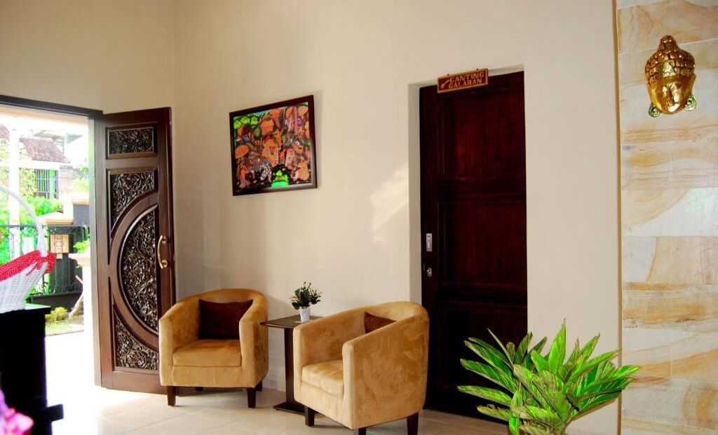 24-inch LCD TV with satellite channels, TV