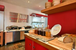 Breakfast area - SKYAPPART Merseburg (Merseburg)