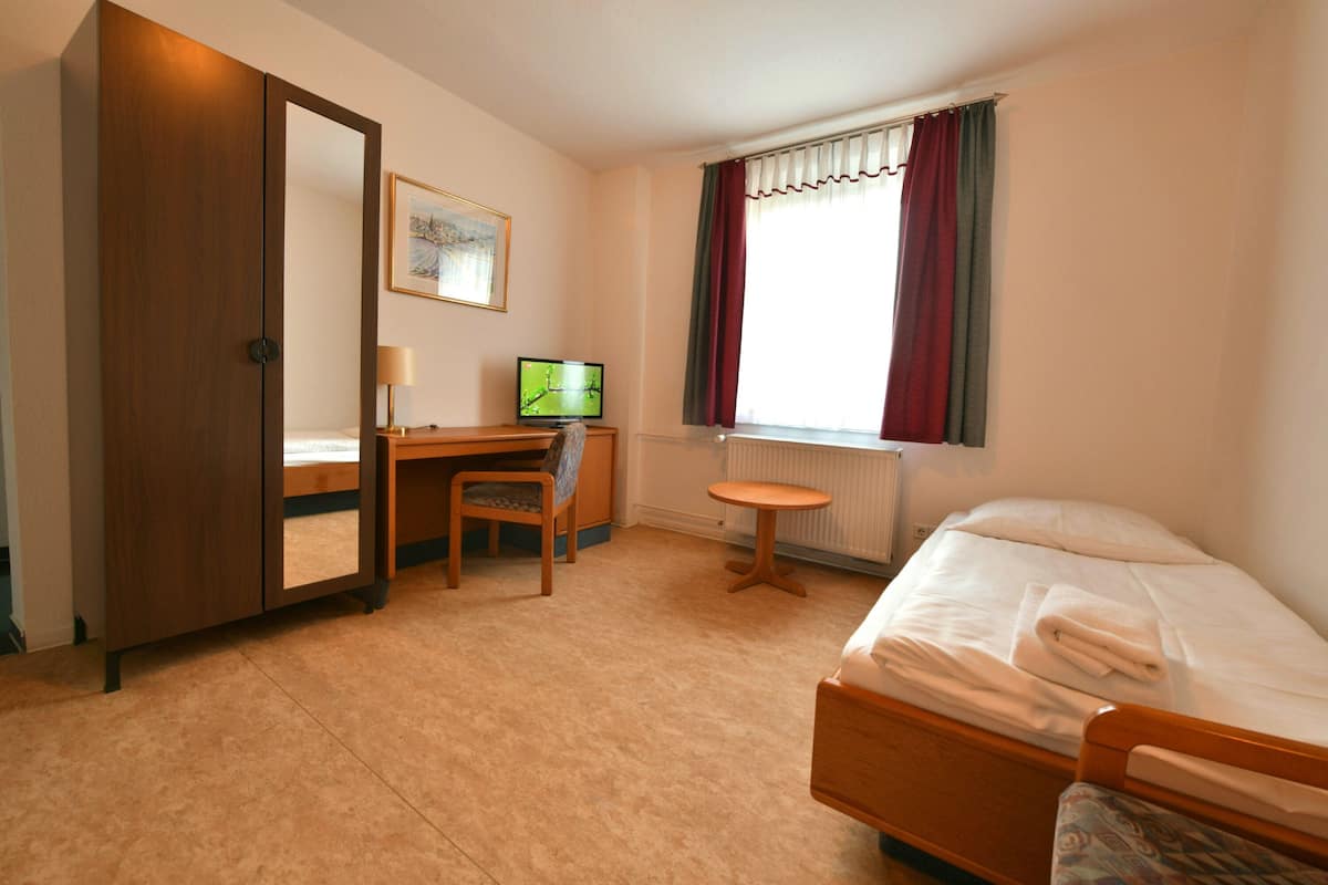 Chambre Triple Économique | Wi-Fi gratuit, draps fournis