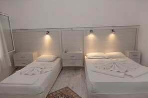 تجهيزات عازلة للصوت وأسرّة أطفال/رضّع (مجانًا) وأسرّة قابلة للطي