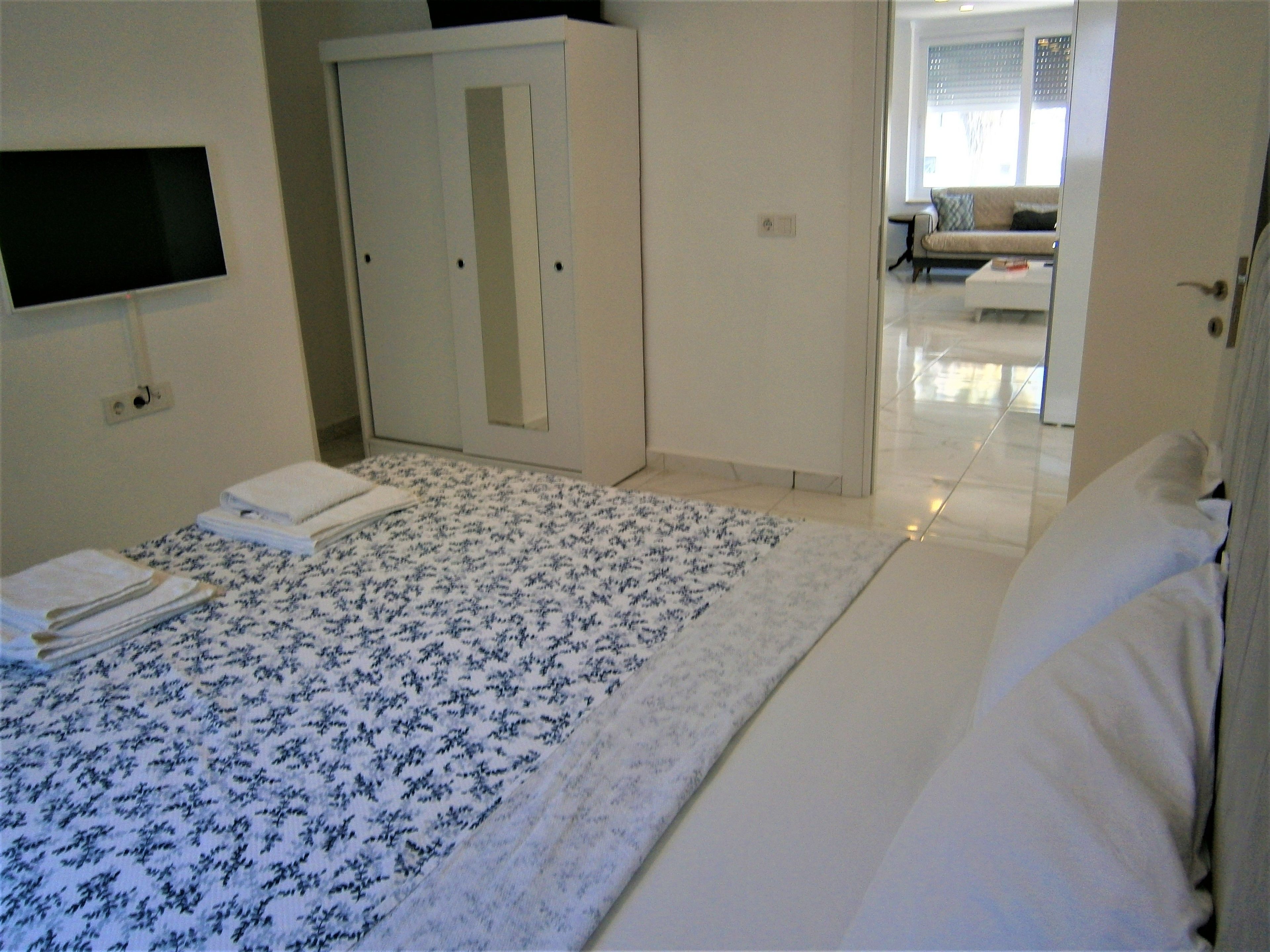 deluxe apartment | soundproofing, free cots/infant beds, rollaway beds, free wifi