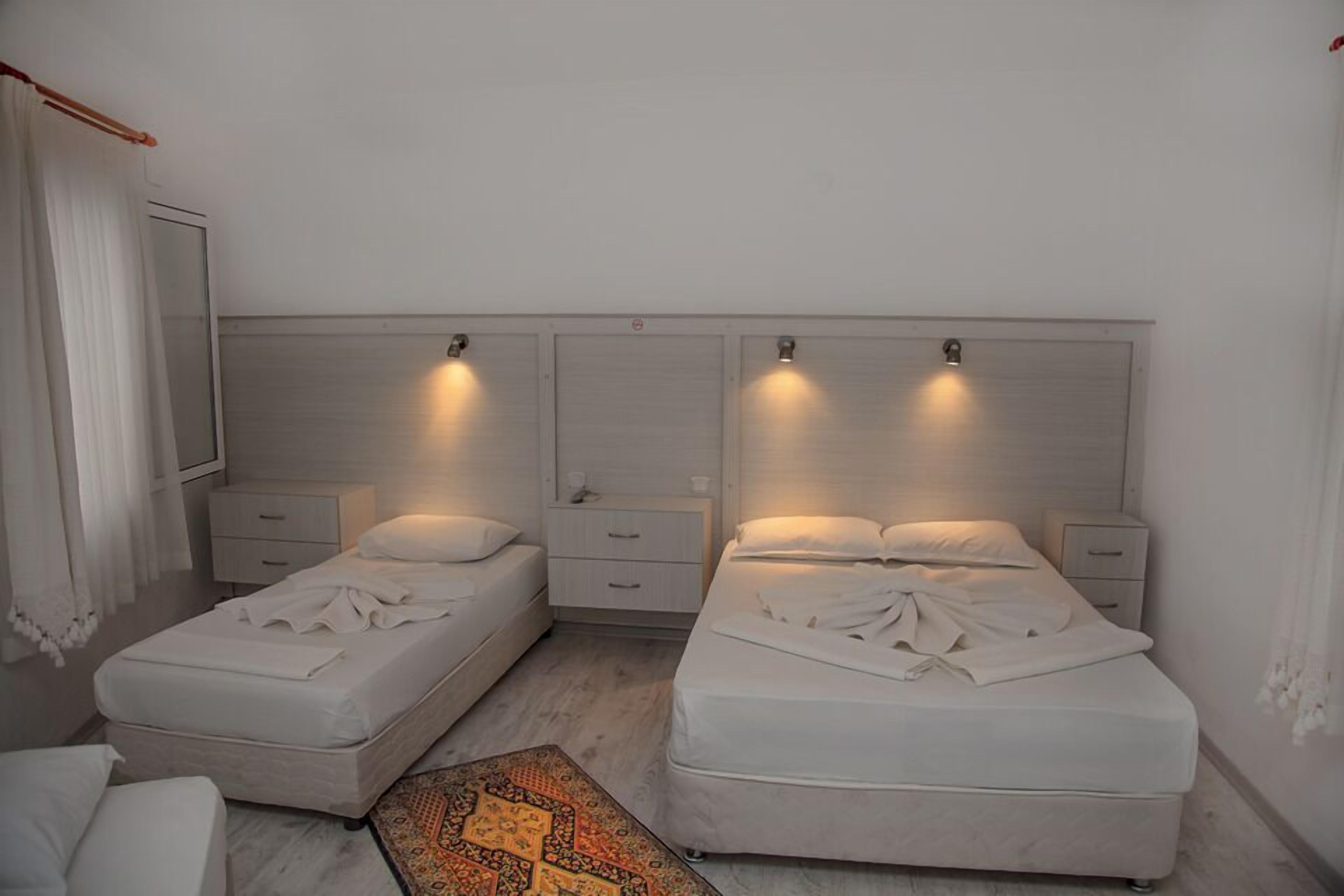 quadruple room | soundproofing, free cots/infant beds, rollaway beds, free wifi