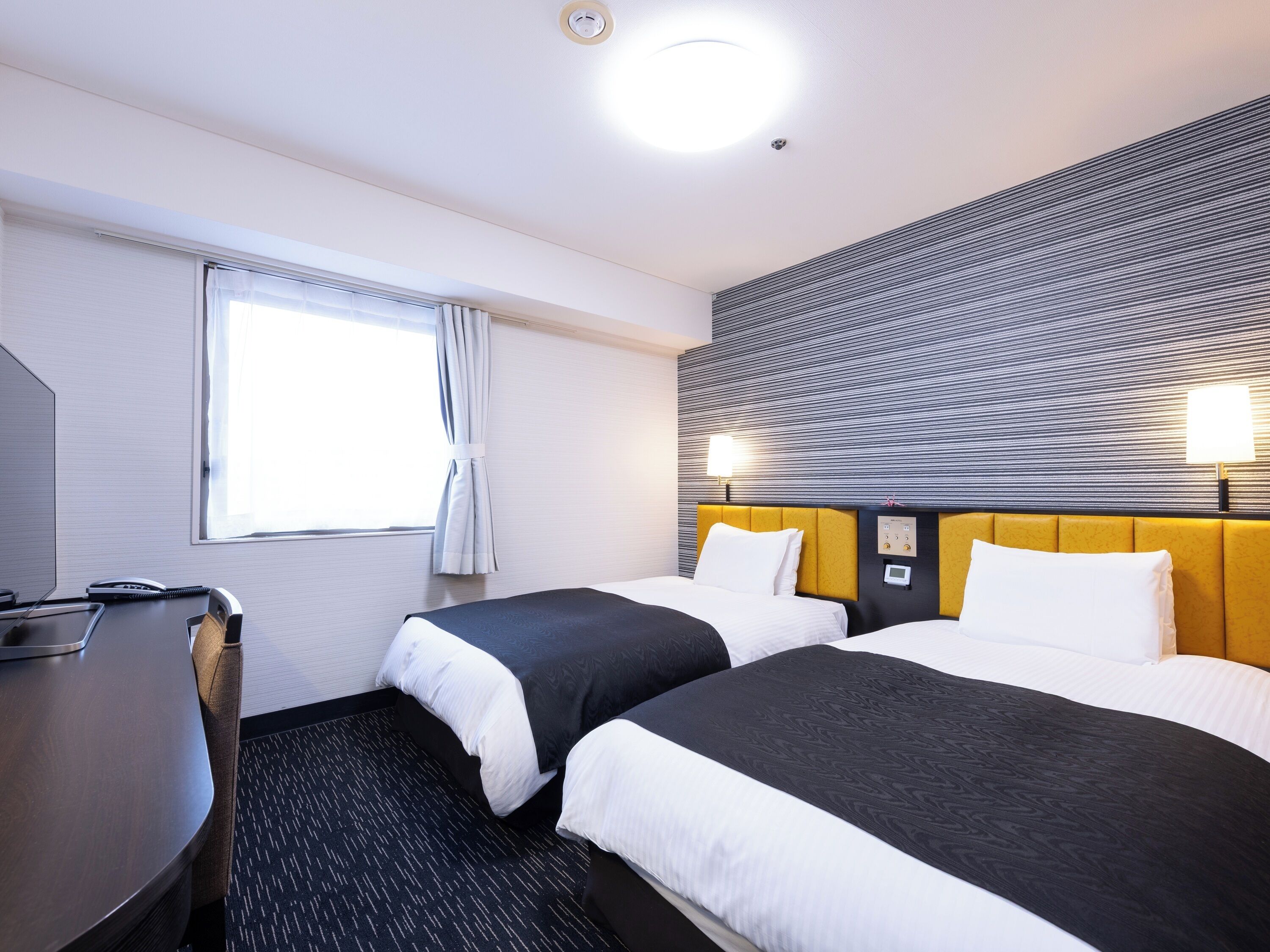 Desk, blackout drapes, free WiFi, bed sheets