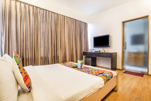 Deluxe Double Room, 1 Bedroom, Non Smoking | Desk, soundproofing, free WiFi