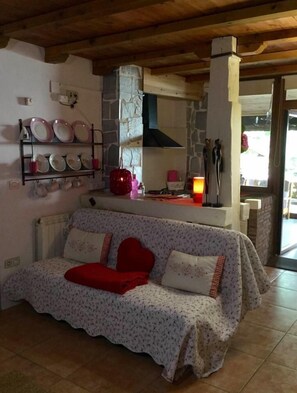 Apartment, 1 Schlafzimmer | Wohnbereich | Flachbildfernseher