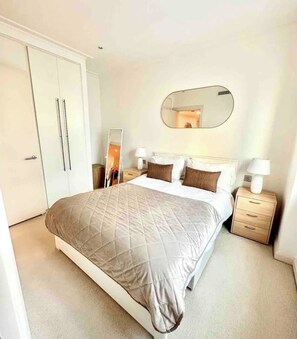 City Apartment, 2 Bedrooms | 1 bedroom, premium bedding, individually decorated