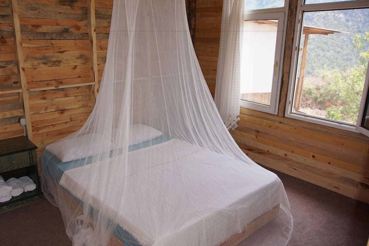 Standard Bungalow | 1 bedroom, bed sheets