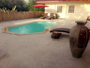 Outdoor pool, pool loungers - Bamboo Resort (Khanom)
