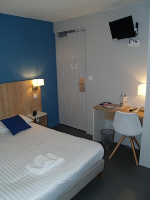 Escritorio, tabla de planchar con plancha y cunas gratuitas 