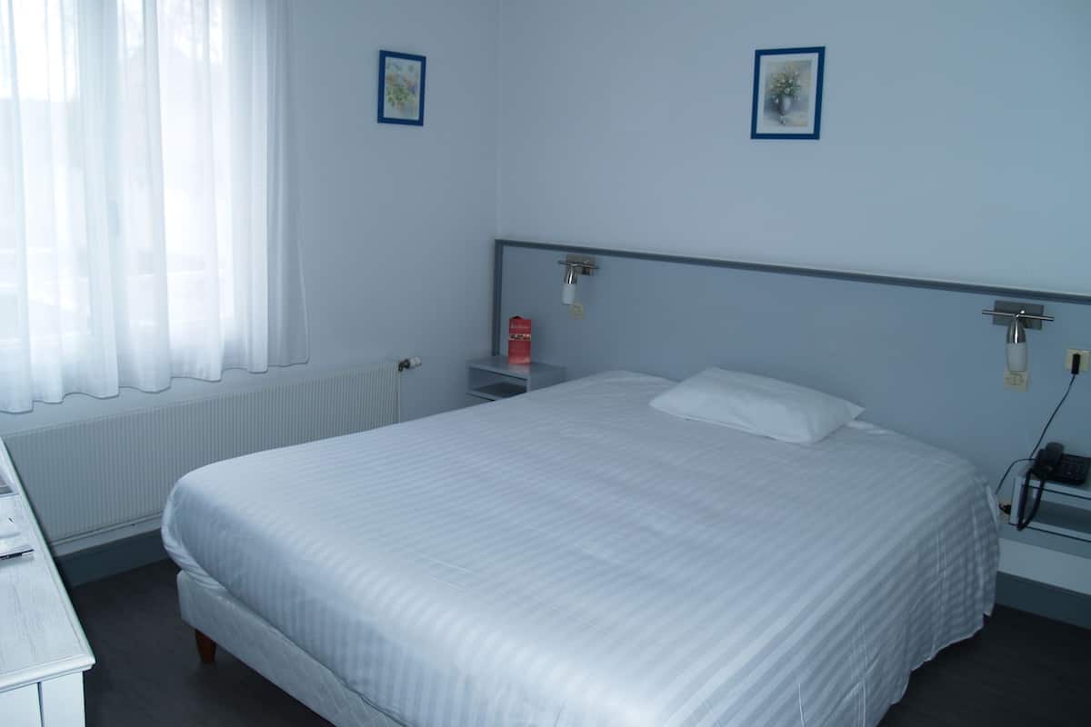 Desk, iron/ironing board, free cots/infant beds, free WiFi