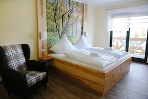 1 bedroom, premium bedding, cots/infant beds, rollaway beds
