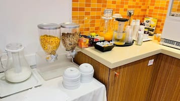Morgenmadsbuffet hver dag (5 EUR pr. person)