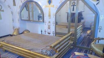 1 bedroom, rollaway beds