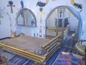 1 bedroom, rollaway beds