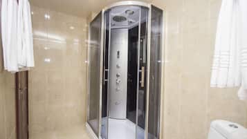 Dusche im Bad