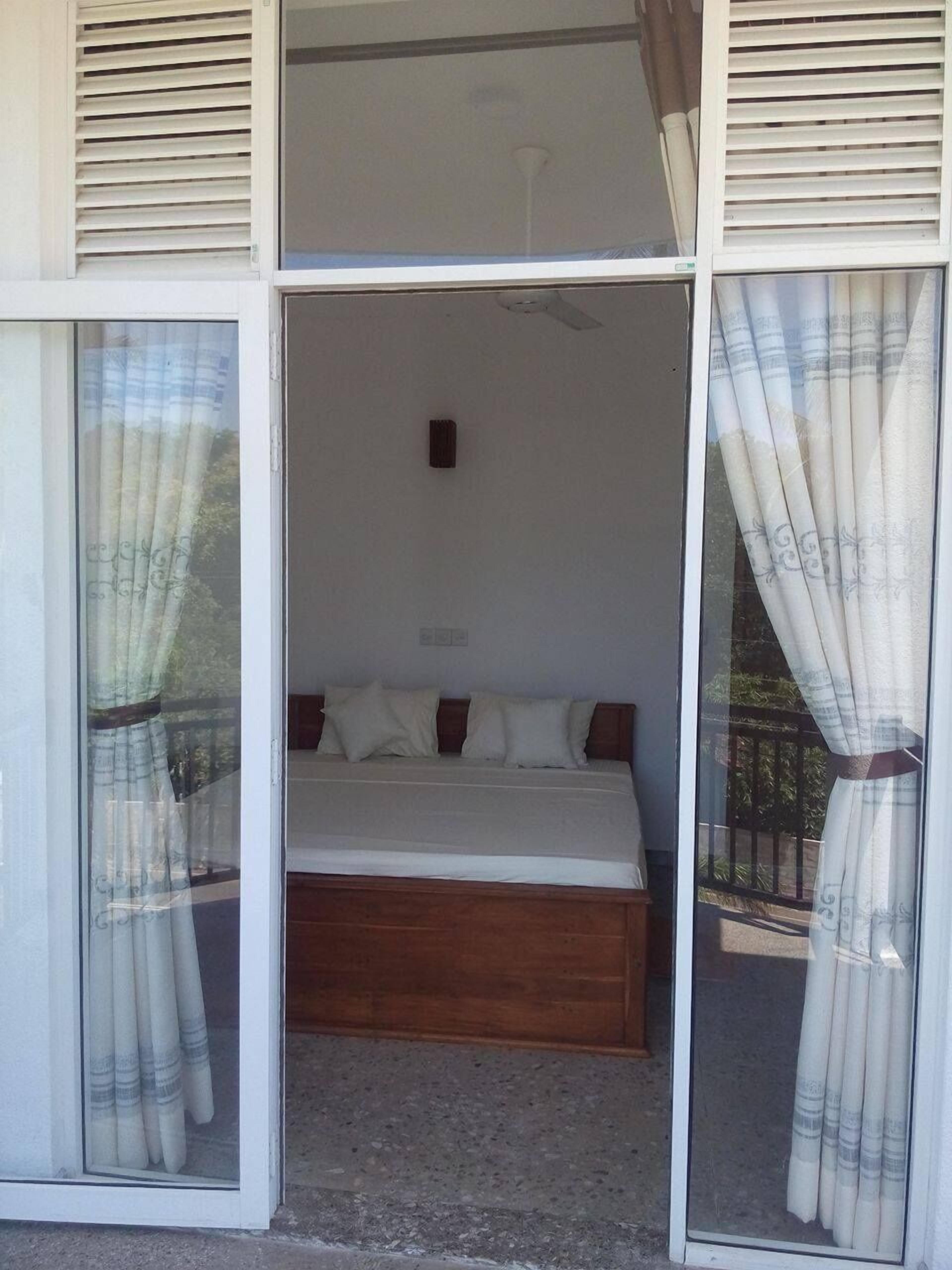 Deluxe Double Room | 1 bedroom, laptop workspace, iron/ironing board (on request)