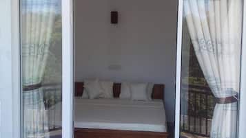Deluxe Double Room | 1 bedroom, laptop workspace, iron/ironing board (on request)
