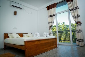 Deluxe Double Room | 1 bedroom, laptop workspace, iron/ironing board, free WiFi - Muthu Resort (Tangalle)