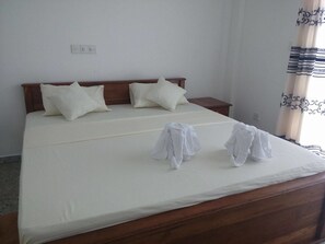 1 bedroom, laptop workspace, iron/ironing board, free WiFi - Muthu Resort (Tangalle)