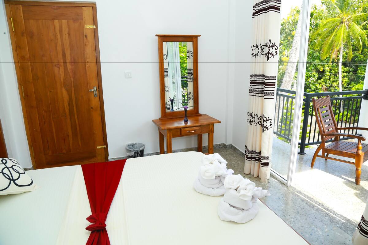 Deluxe Double Room | 1 bedroom, laptop workspace, iron/ironing board (on request)