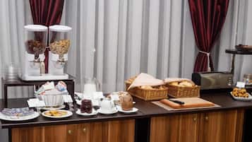 Free daily buffet breakfast