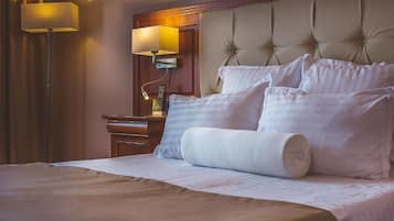 1 bedroom, premium bedding, minibar, in-room safe