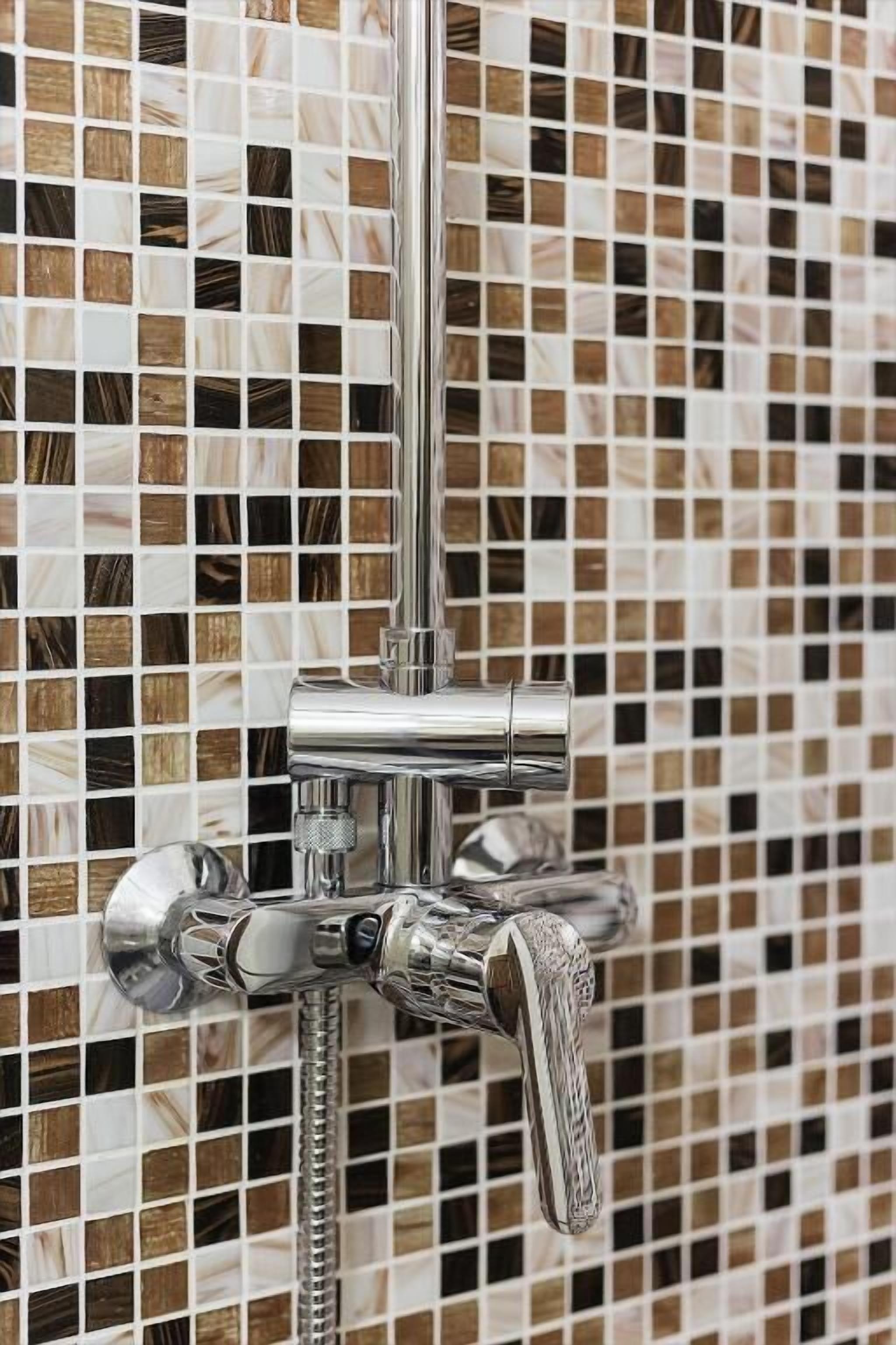 standard double or twin room, 1 queen bed | bathroom shower