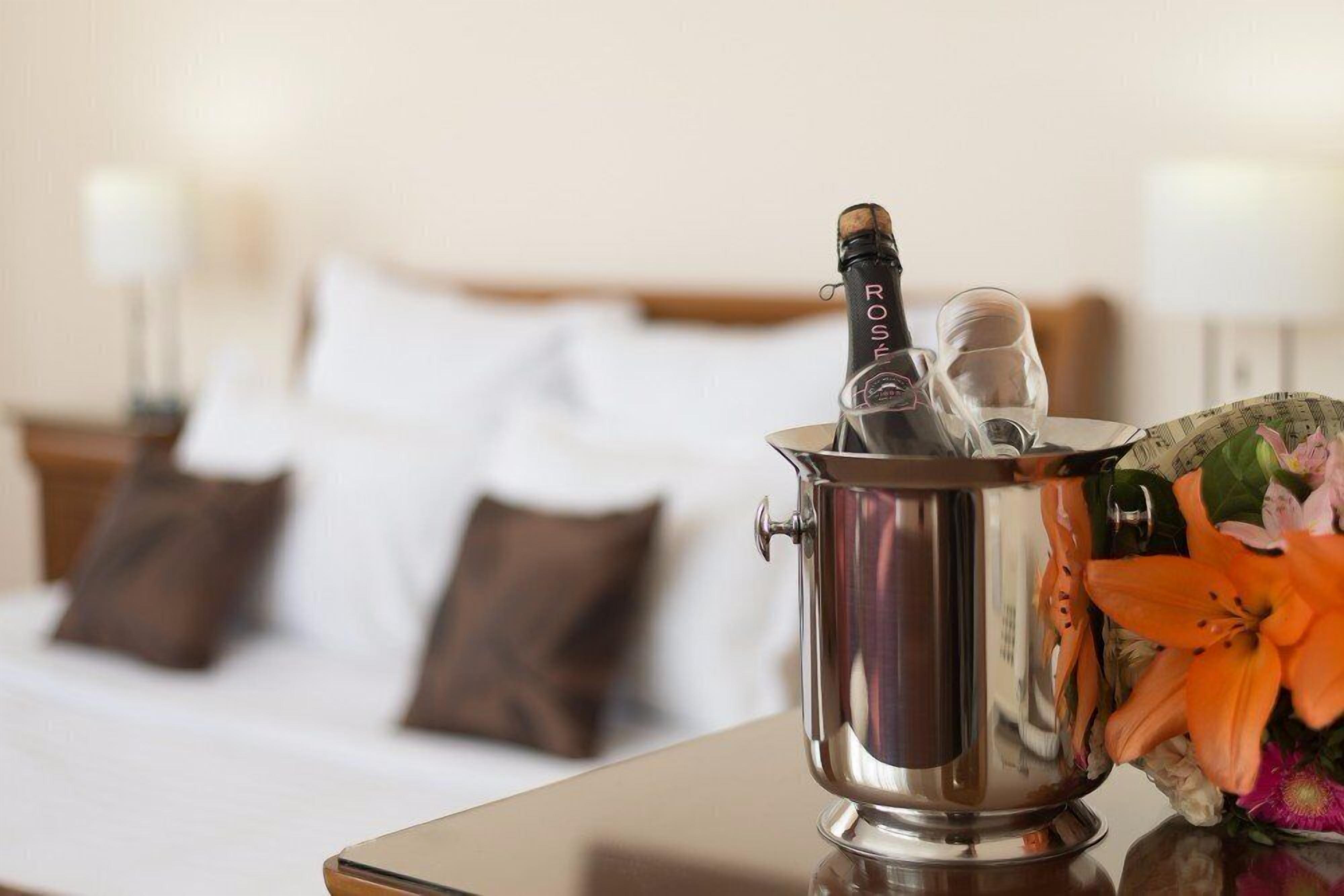 room service – dining