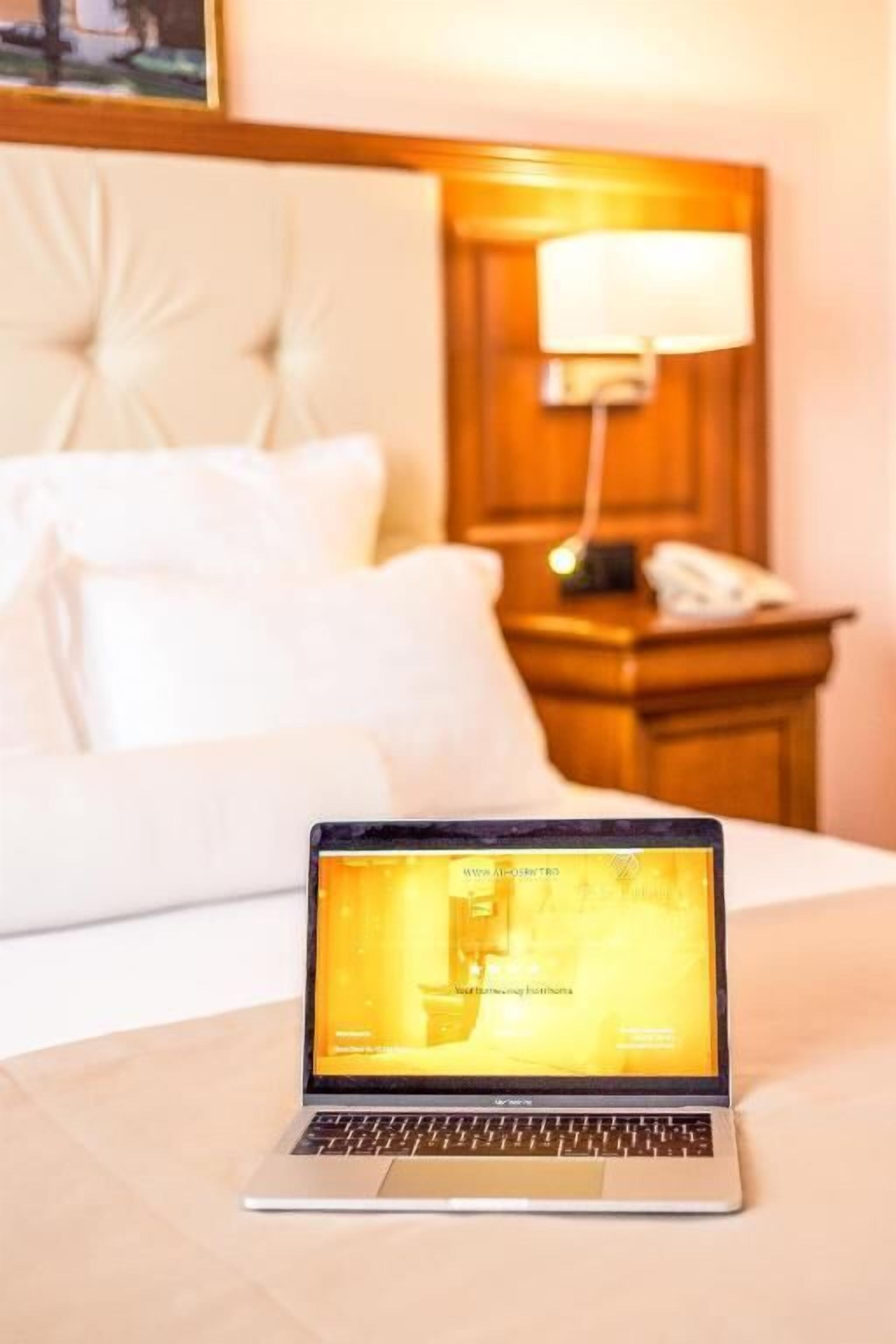 1 bedroom, premium bedding, minibar, in-room safe