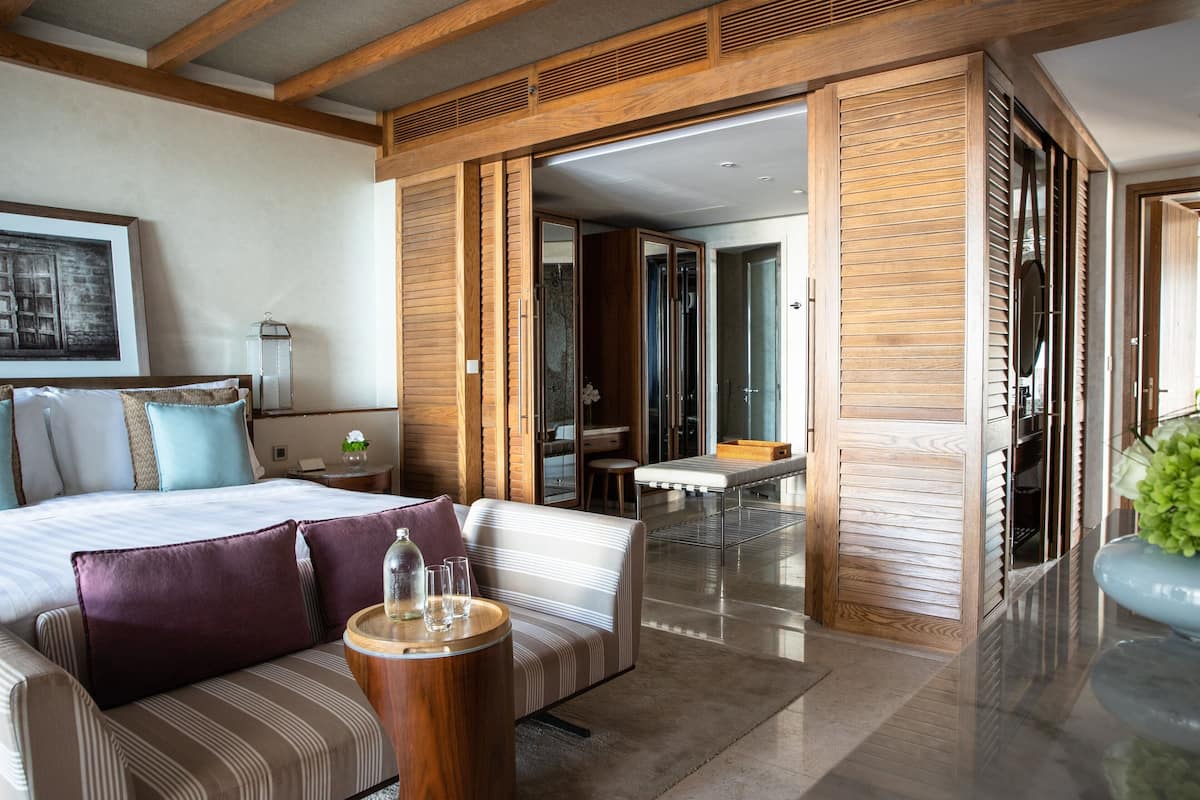 1 bedroom, premium bedding, minibar, in-room safe
