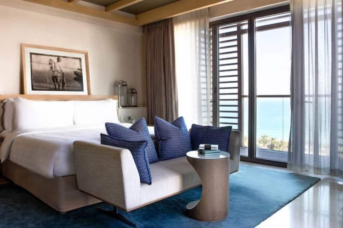 1 bedroom, premium bedding, minibar, in-room safe