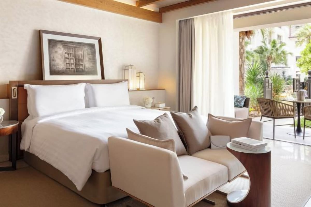 1 slaapkamer, luxe beddengoed, een minibar, een kluis op de kamer