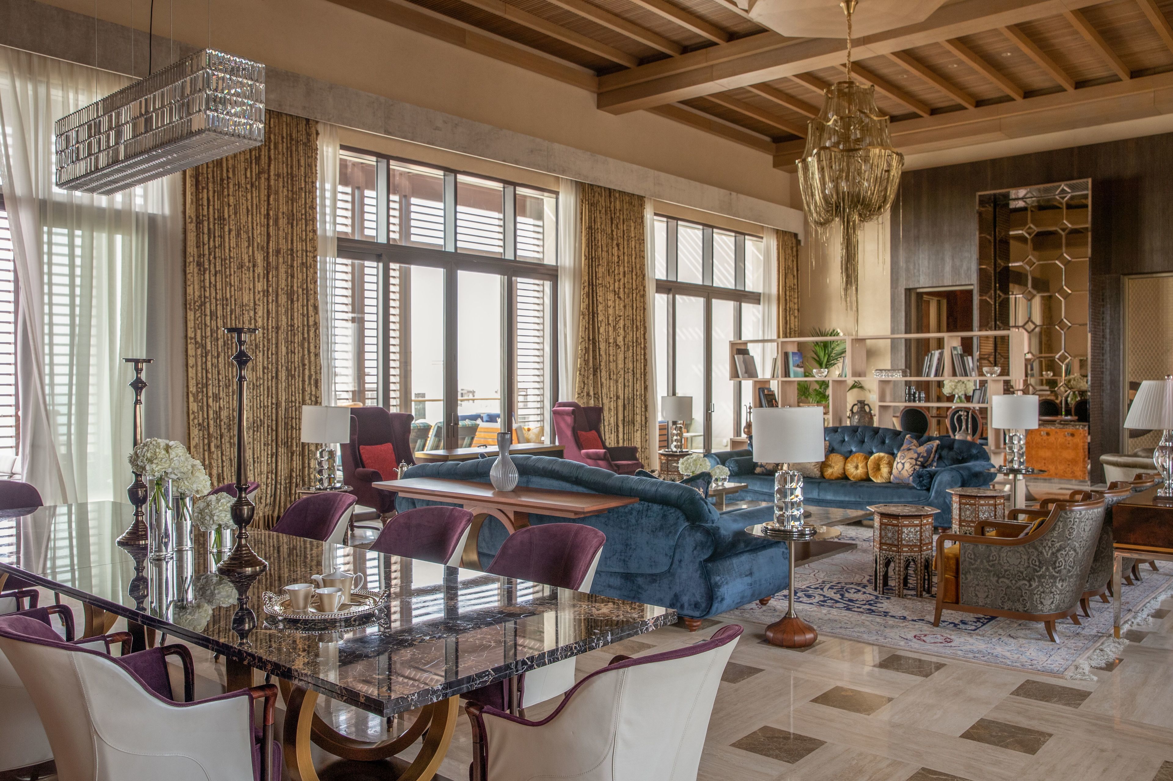 Royal-Suite, 2 Schlafzimmer | Essbereich im Zimmer