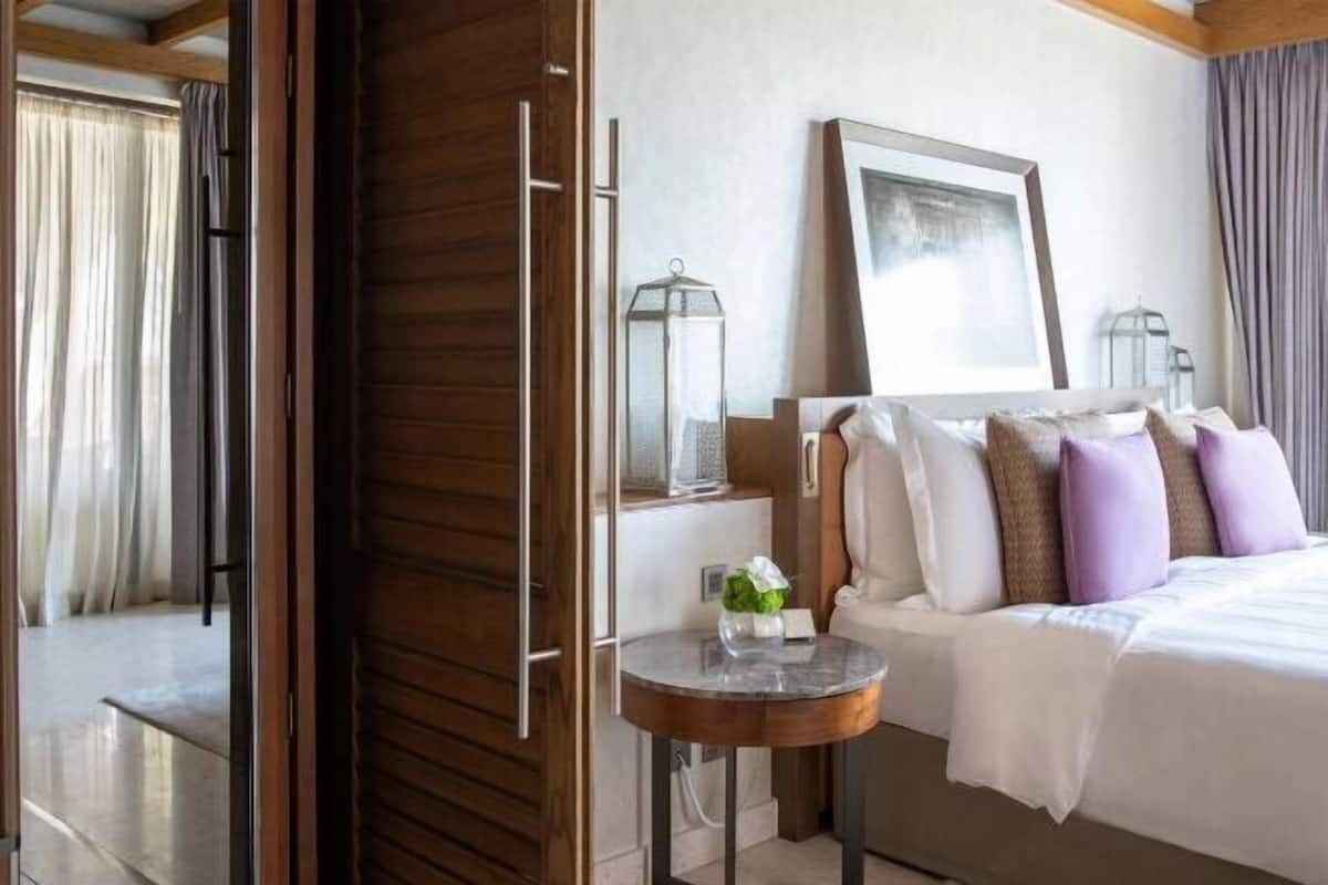 1 bedroom, premium bedding, minibar, in-room safe