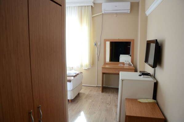 Premium bedding, minibar, desk, soundproofing